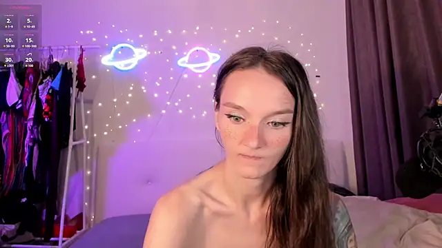 دردشة HottieEVER الجنسية المباشرة