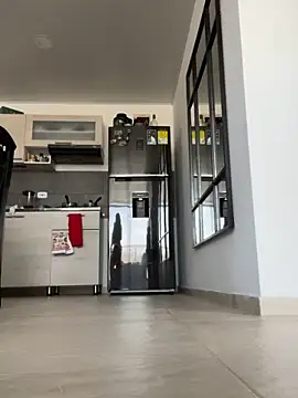 Pretty__Milf 网络视讯表演