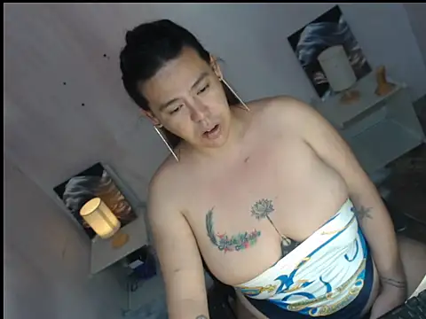 GoddessBigboobs: διαδικτυακό σόου στην κάμερα