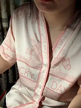 Lydia-a 即時 XXX 聊天