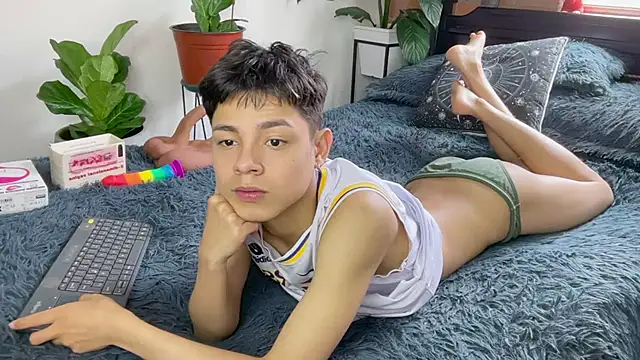 Andy_Belier23: онлайн-секс-чат