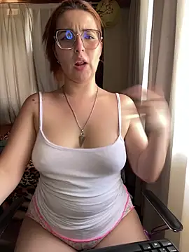 XXX chat uživo modela CoraVibes