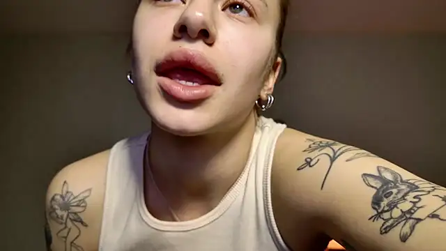 MadeInParadise's Live XXX Chat