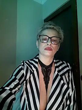 LunaBlaise 即時 XXX 聊天