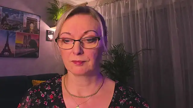 vanessa_chat: вебкам-шоу