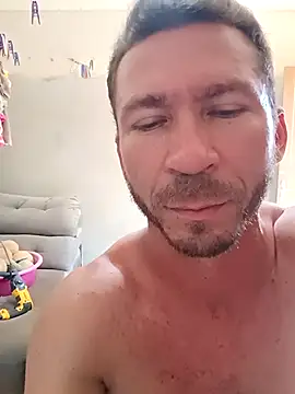 RobertoLuiz84's Live XXX Chat