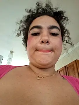 Jessie_em Adlı Modelin Canlı XXX Sohbeti