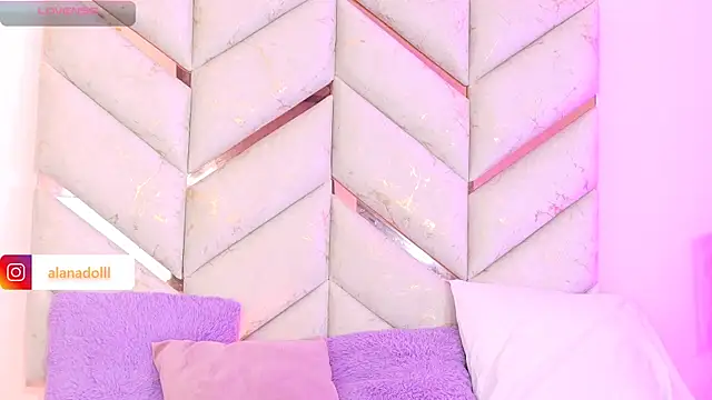 AlanaDoll: онлайн-секс-чат