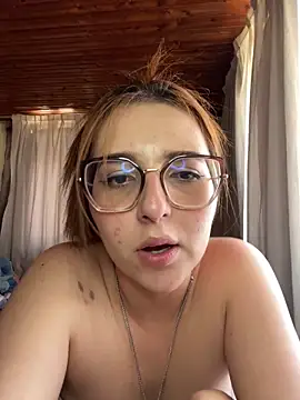 CoraVibes Chat XXX live