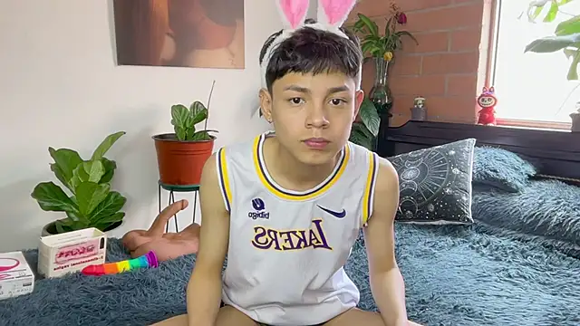 Andy_Belier23 Adlı Modelin Canlı XXX Sohbeti