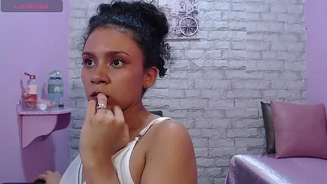 Little18Doll: απευθείας συνομιλία ΧΧΧ