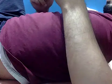 Precumboner Adlı Modelin Canlı XXX Sohbeti