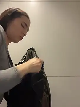 Holly_Play Live XXX-Chat