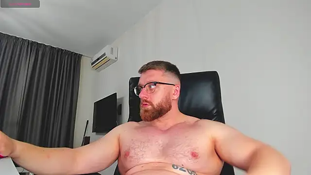 Show modela Findom_guy na web-kameri