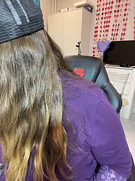 Chat +18 de DienkaGreen ao vivo