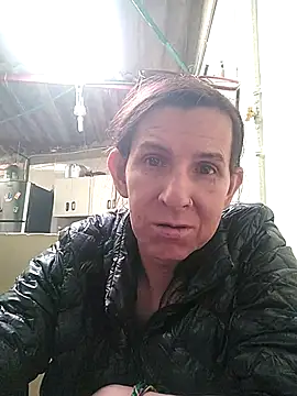 Show modela Cameron_puppy na web-kameri