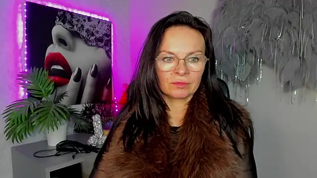 HelenLuxx élő XXX-chatje