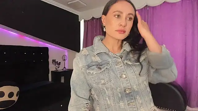 Coral_Gibson Chat XXX in diretta