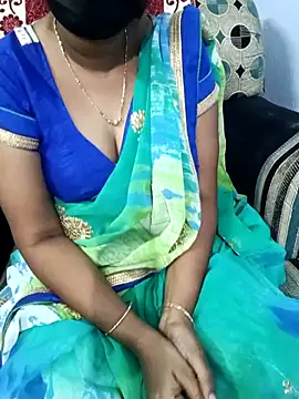 Tinarosy13 라이브 XXX 채팅