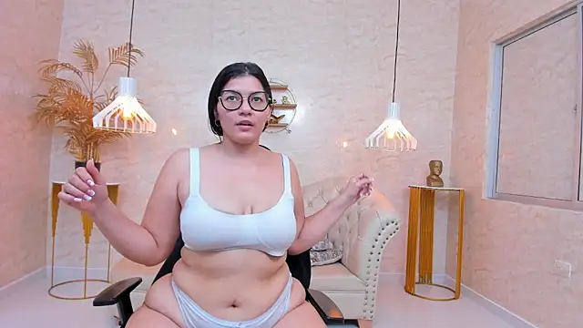 Mia_Curvyy Chat XXX live