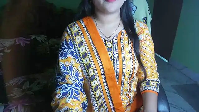 BengaliQueenStar: онлайн-секс-чат