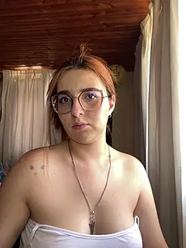 CoraVibes' Live XXX Chat