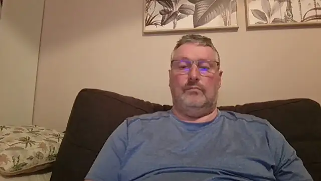 doudou310 Show in webcam