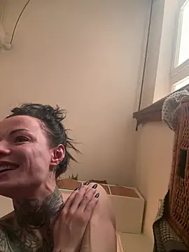 SkinnyLilly's Live XXX Chat