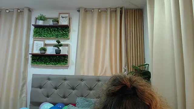 sasi_luna Chat XXX live