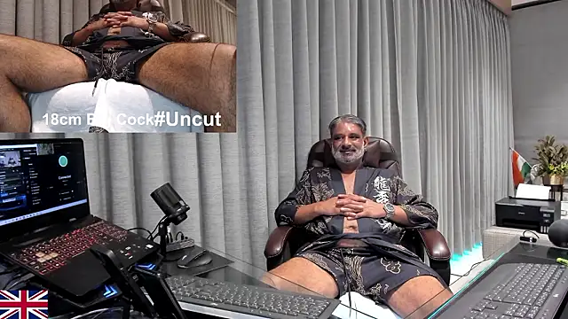 XXX chat uživo modela OnlineBossUK