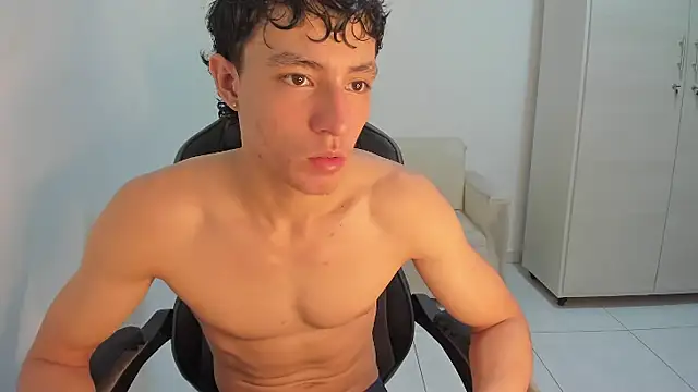 XXX chat uživo modela enzo_sloran