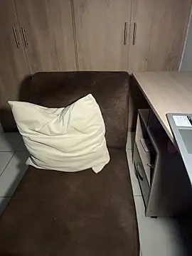 XXX chat uživo modela KittyTwerk_2