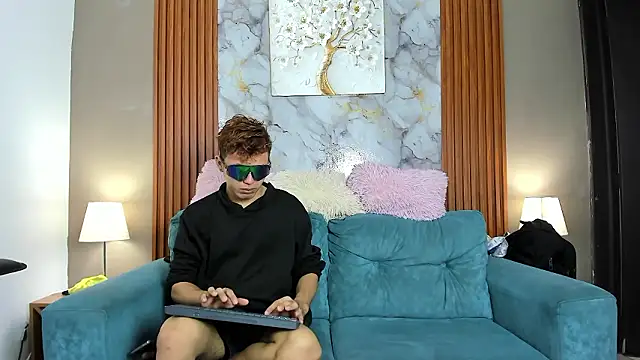 Chat +18 de AVENGER_BOYS2026 ao vivo