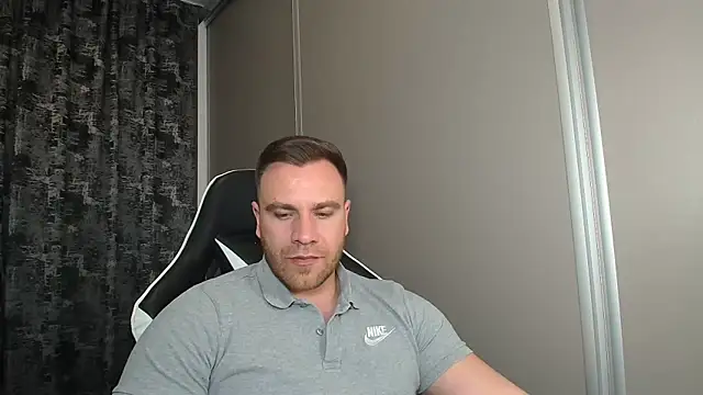 XXX chat uživo modela Thori92