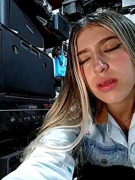 XXX chat uživo modela eva-2023