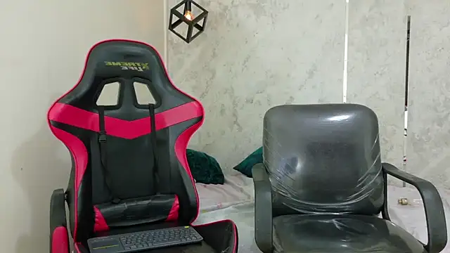 emy_0 Adlı Modelin Canlı XXX Sohbeti