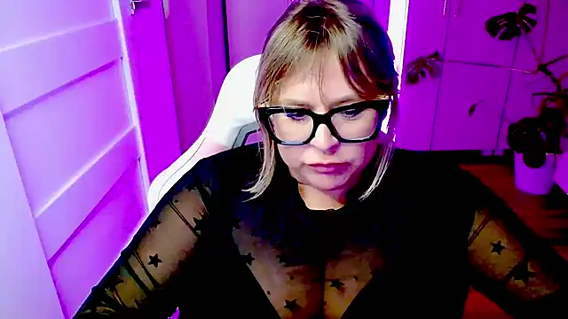 Chatroom XXX en direct de teaseDiana