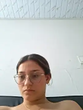 Ary-18 Adlı Modelin Canlı XXX Sohbeti