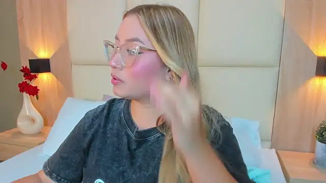 แชท XXX สดของ antonella_cutie_