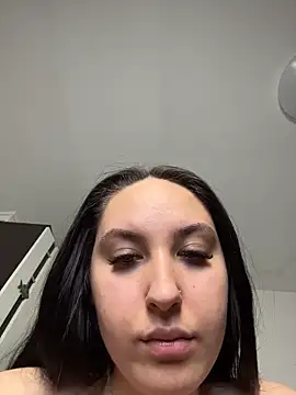 Lucy_doll22: онлайн-секс-чат