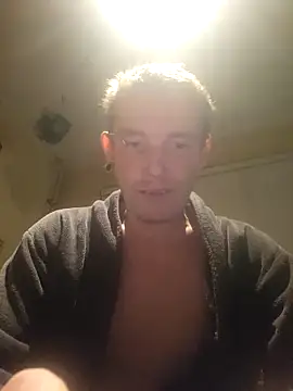 piercingpik 即時 XXX 聊天