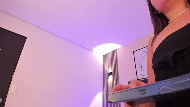 SARHA_ANTONELLI Adlı Modelin Canlı XXX Sohbeti