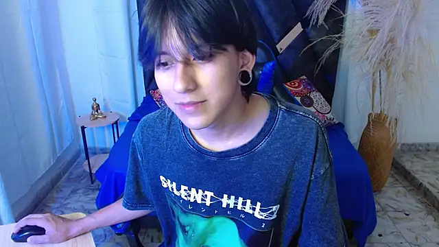 nikoo_18 Live XXX Chat