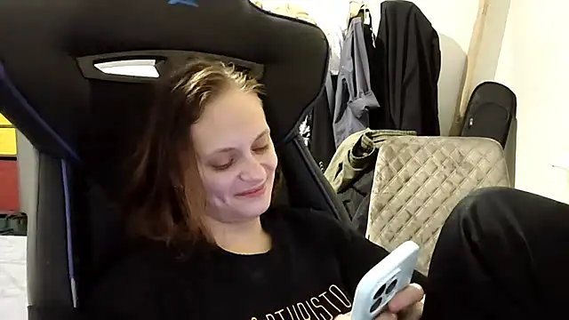 Chatroom XXX en direct de LuluSweetyGirl