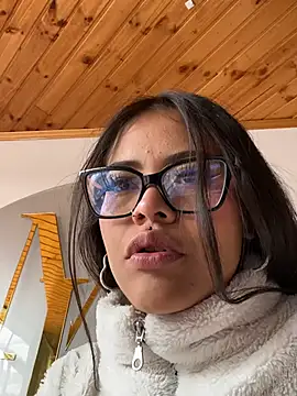 Cloe_pink1: онлайн-секс-чат