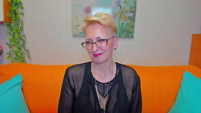 iamyourdream89 Adlı Modelin Canlı XXX Sohbeti