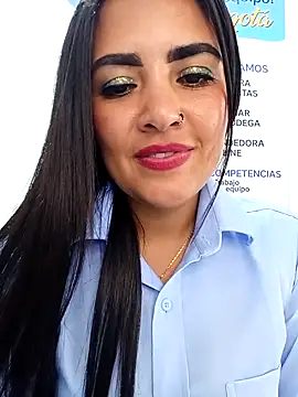 MAYE__13 élő XXX-chatje