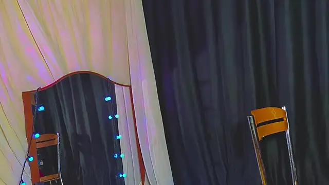 Luna_Luvgoon élő XXX-chatje