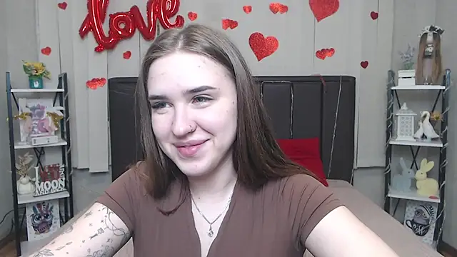 LauraHlot Show in webcam