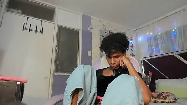 Santy_bigcock_01 – Kamerová šou